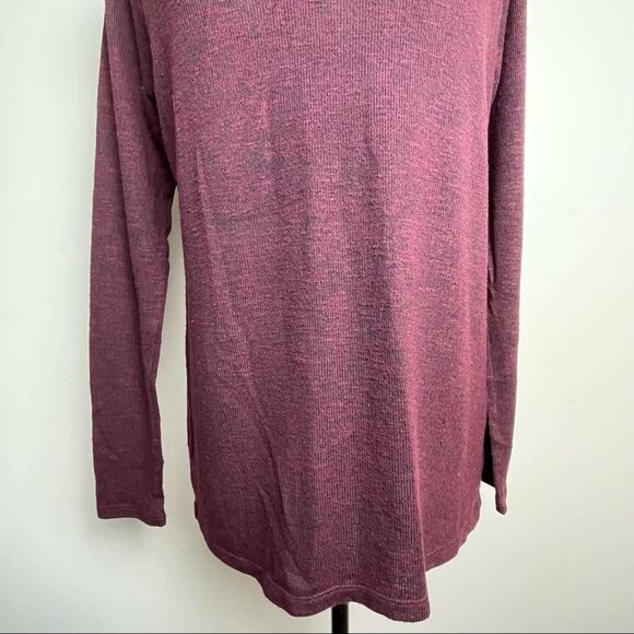 American Eagle Outfitters Solid Maroon Red V Neck Viscose Blend Sweater size M - Picture 9 of 11